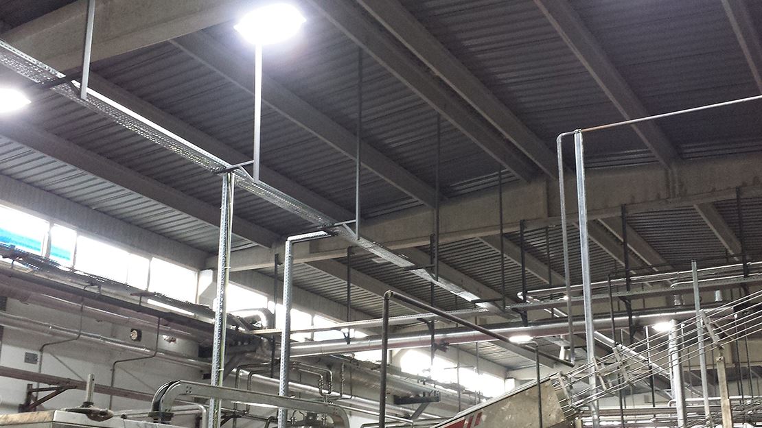 İzmir Torbalı'daki TUKAŞ A.Ş. fabrikasına 30 adet 125W Yüksek Tavan Led imalatı yapıldı.
