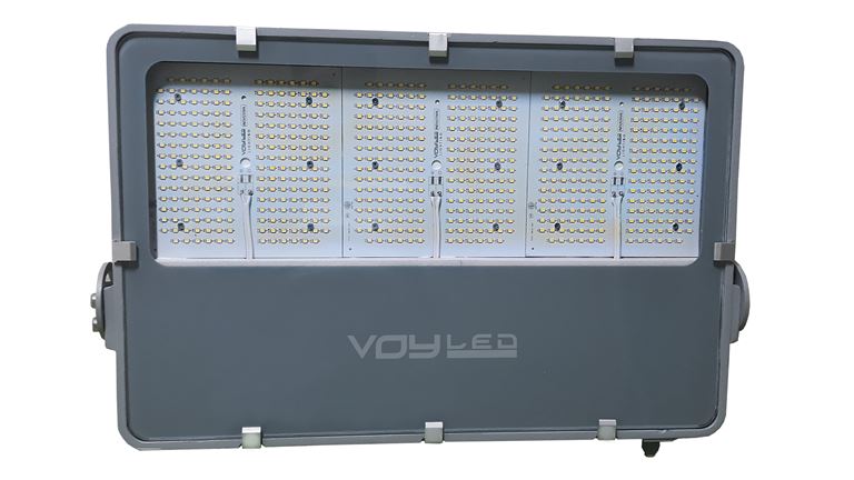450-w-stadyum-led-projektor.jpg